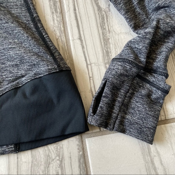 Lululemon 1/2 zip pullover. EUC like new - Picture 2 of 5